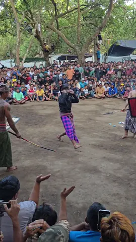gedet bar bar vs kades bayan alias gansing ceper #fyp #preseanlomboksasaktraditional @bggejet3 