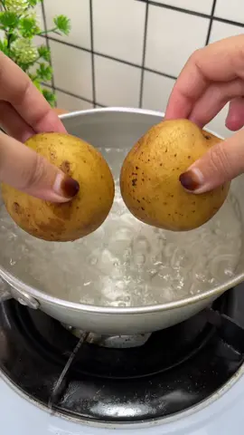 Cuma ngerebus kentang dan telur bisa jadi cemilan yang enak #cooking #fyp #viral #viralvideo #Recipe 
