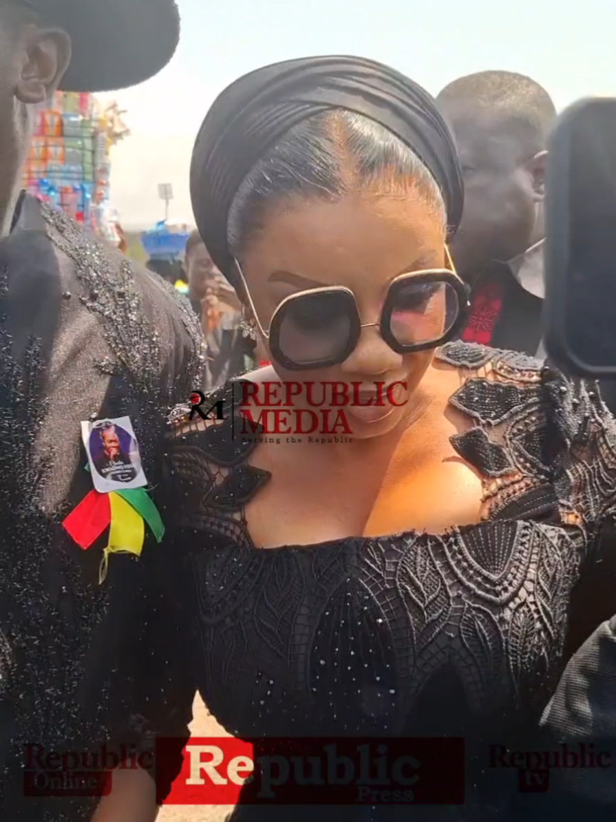 Serwaa Amihere arrives at the Independence Square for Daddy Lumba's one week celebration. Stay tuned for more updates.. #ServingTheRepublic #RepublicOnline #DaddyLumba 