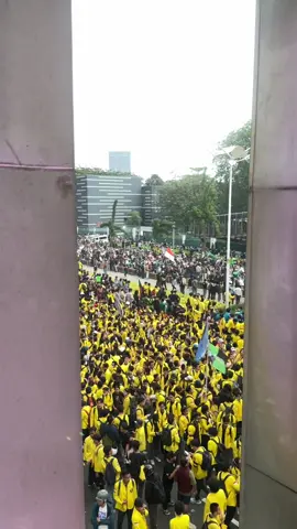 Merinding si🥺🥺 #jakarta #dprri #polisiindonesia #demo  #indonesia 