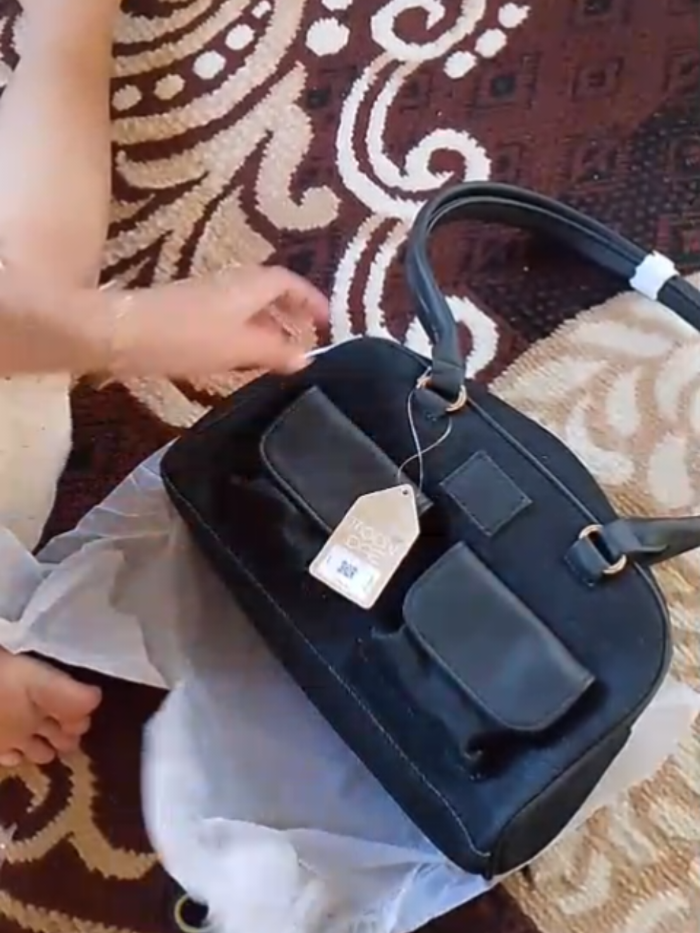 #racuntiktok #tiktokviral #taswanita #outfit #promo 