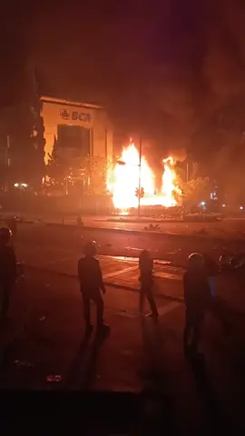 gedung BCA dibakar aksi demo dpr  #dpr 