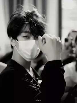 Ughhhh this man so 😫🔥 #xinlong #hexinlong #fyp #xyzbca #boys2planet 