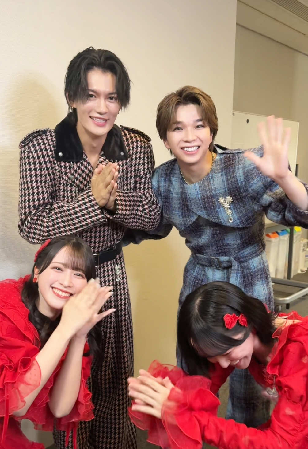 M!LKの佐野勇斗さん&塩﨑太智さんと体幹チャレンジを撮影させていただきました🔥゛ ありがとうございました🩷💙 @M!LK_OFFICIAL  #MILK  #佐野勇斗 さん #しおざきだいち さん #超特急逃走中  #イコールラブ #イコラブ  #佐々木舞香  #野口衣織 