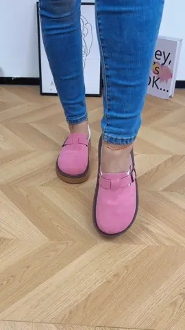 Buckled design suede slipon platform slides#viralshoes #womenshoes #trendyshoes #slippers #womenslippers #sliponshoes #platformshoes #chunkyslippers #fallshoes #tiktokmademebuyit #spotlightfinds #labordaysale 