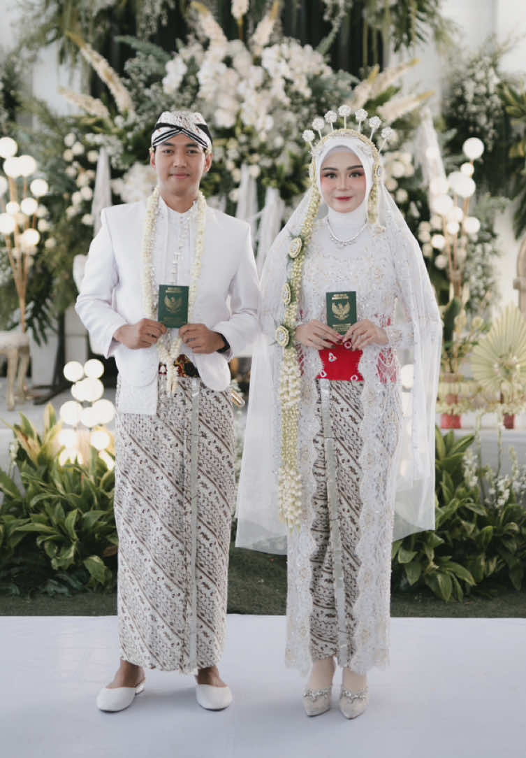 Membalas @ayy🦋 suamiku cuma bisa senyum, udah terlanjur kontrak seumur hidup 😭 
