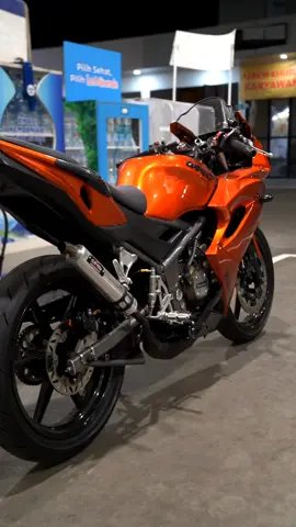 for sale ninja rr new 2016 repaint orange sunkist (sesuai STNK) ss lengkap stnk bpkb faktur plat D Velg vrossi derik Ban irc mbr depan belakang Mesin baru refresh boring baru ganti 2 bulanan dijamin no OB Karbu pwk 28 krj Fuelcap replika tyga Master rem nissin radial Kopling r25 Selang rem tdr Piringan depan ktc belakang psm Step ub vrg Step belakang rc3 lampu sein nsr Silincer cms1 chamber nens Tangki baru ganti belum 1 bulan Part ori lengkap kecuali step depan Motor tinggal gas Lok cimahi #2stroke #ninjarrnew #ninjarr #forsale 