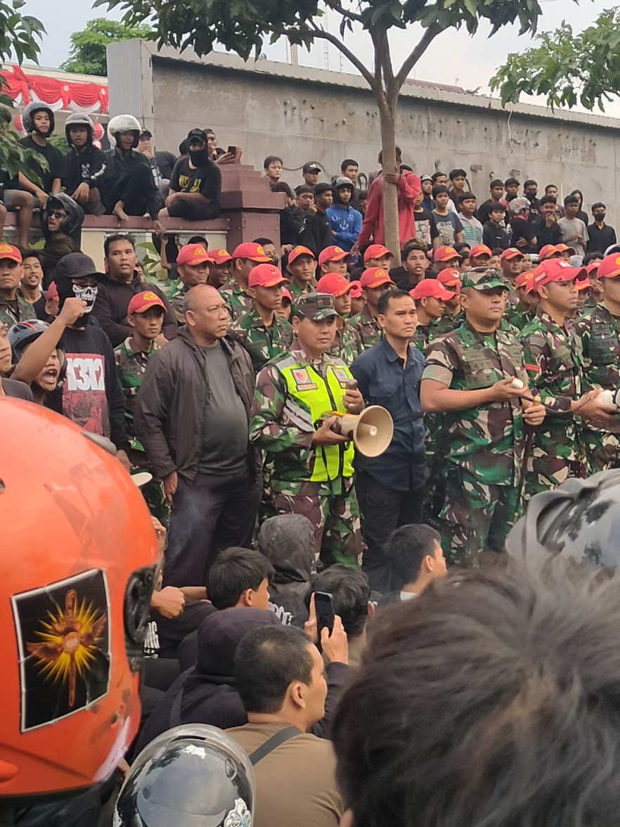 demo @DPRD MADIUN #polisi #brimob #demodpr #madiun24jam #demodprdmadiun 