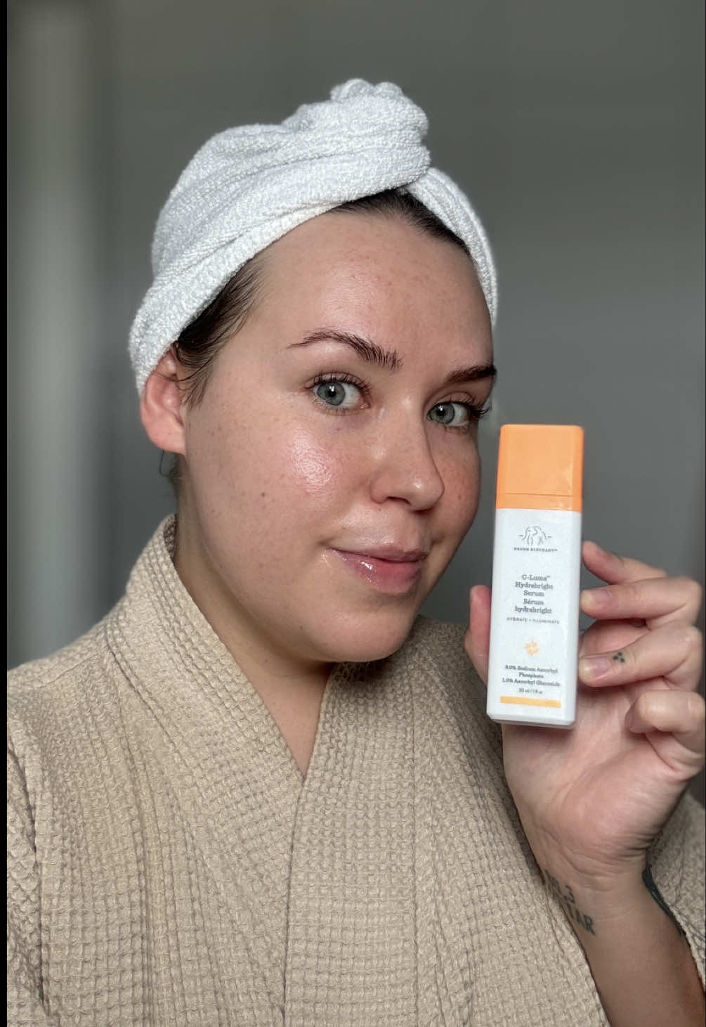 När vitamin-C serum börjar lukta korvvatten.. 🌭 #hudvård #vitaminC #skintok 