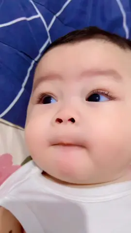 Yang 24/7 emaknya, yang disebut duluan papa nya 😩🤣 #masyaallahtabarakallah #bayilucu #bayingoceh #bayigemes #fyp 