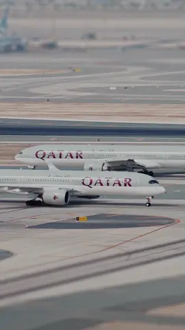 A little runway love story 🥰  #QatarAirways #Aviation 