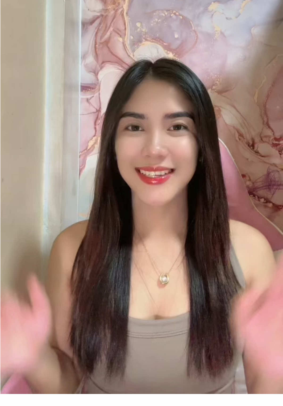 Hi everyone🥰 #Glostar #skincare #singitwhitening #bikiniserum