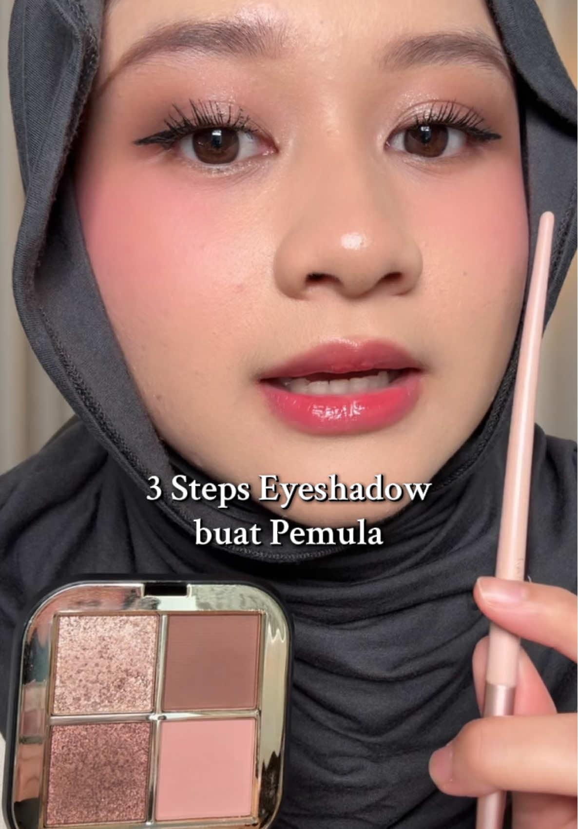 bikin eyeshadow bisa cuman dengan 3 steps ajaa! pasti yg pemula juga aku yakin pada bisaa. semoga membantu yaah~ #eyeshadowtutorial 