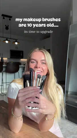 Someone please give me some suggestions on makeup brushes… #makeup #makeupbrushes #makeupbrush 