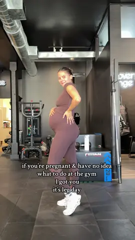 booty day today! Superset:  10 bench squats  10 RDLs  Repeat 3x  Superset:  10 curtsy lunge right 10 curtsy lunge left Repeat 3x  Circuit:  10 hip thrusts  10 single leg thrust right 10 single leg thrust left Repeat 3x Finisher: 12 sumo squats  Repeat 3x  #pregnancyworkouts #prenatalfitness #prenatalworkout #legdayworkout #maternityleggings 