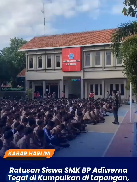 Aksi d*mo solidaritas ojol di Kota Tegal yang berakhir ricuh pada semalam, terlihat banyak anak pelajar yang terlibat. Kondisi itu membuat keprihatinan tersendiri bagi dunia pendidikan. Untuk mengantisipasi keterlibatan pelajaran dalam aksi d*mo di Kabupaten Tegal, SMK Bhakti Praja (BP) Adiwerna mengumpulkan semua siswa di lapangan SMK tersebut, Sabtu pagi, 30 Agustus 2025.  Dipimpin langsung Kepala SMK BP Adiwerna Erfan Suparmono, ratusan siswa dikumpulkan secara mendadak. Mereka diminta duduk rapi untuk mendapatkan pengarahan. 