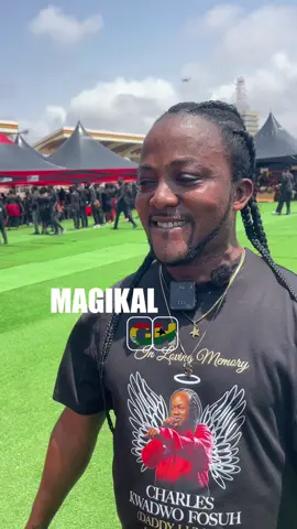 LIVE UPDATES: Daddy Lumba’s Look alike cant control his tears as he arrives at the funeral of Daddy Lumba  #ghananews #daddylumba 