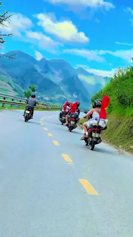 +1 khối chạy Tour Hà Giang yêu nước 😍🥰#tourhagiang #xuhuongtiktok #hagiangloop #tiktoktravel #dangvanhy 
