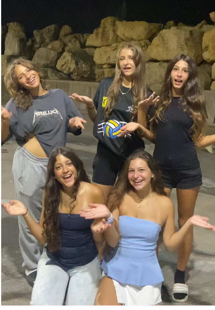 MONEY MONEY MONEYY @abn0urmalll @defnot.yasmine0 @❔ @Malih @ņ @leaa @️  @Meskawi 
