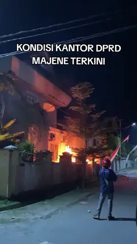 SETELAH MAKASSAR MALAM INI MAJENE  ADA APA DENGAN INDONESIA KUH???