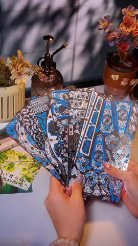 🌸 Lồng đèn cung đình Trung Hoa XANH 🌸 MẪU MỚI  Từng hạt ngọc, sợi tua được chế tác tỉ mỉ, tái hiện vẻ đẹp sang trọng & huyền bí của cổ phong. ✨ Vừa trang trí, vừa mang ý nghĩa may mắn – đoàn viên. #longdencotruyen #handmade #trungquoc #cophong #doHandmade     
