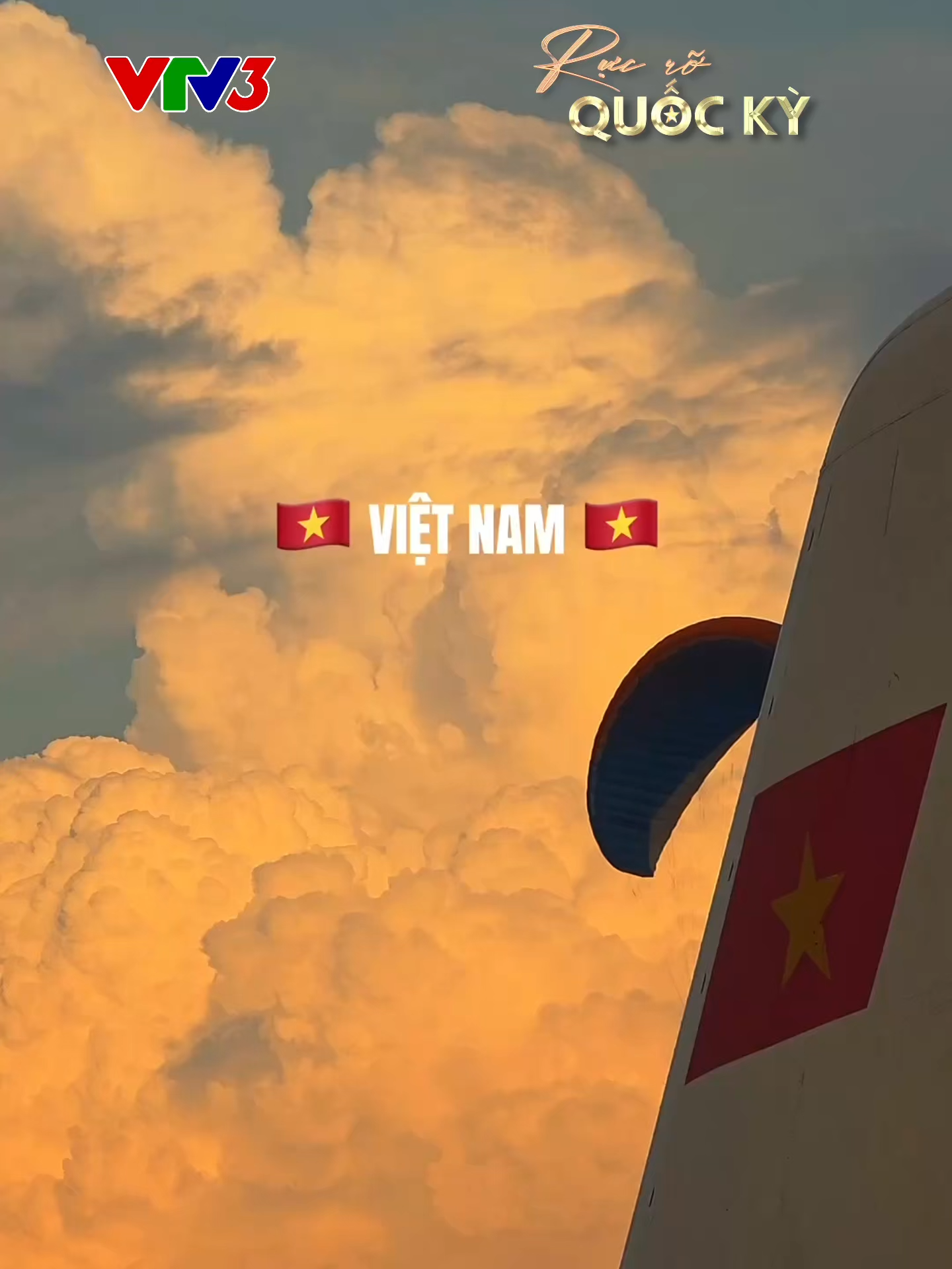 Lá cờ Tổ quốc tung bay trên bầu trời hoà bình 🇻🇳🇻🇳 Video: Tuyên Parafu #VTV #VTV3 #RangroVietNam #Rucroquocky