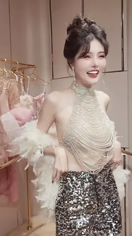 Bộ đồ mình thích nhất của @AmberDesign trong buổi livestream hum qua ạaaa 🥰 #livestream #clothing #amberdesign #trending 