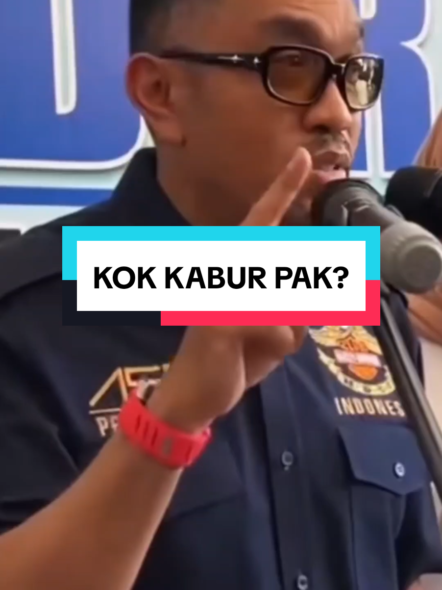 Rumah orang terpandai sedunia di geruduk massa.#dpr #demo #gedung #video #fyp 
