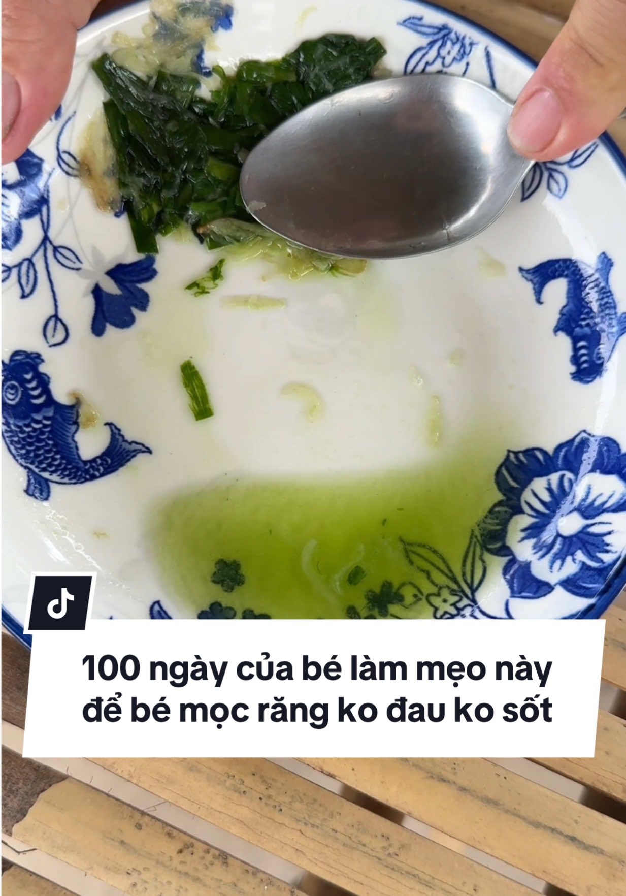 Đúng 100 ngày của bé, hãy làm mẹo này để bé mọc răng không sốt mọc răng không đau. #meodangian #baut #tiembaut #bautmeodangian #mocrangkhongsot 