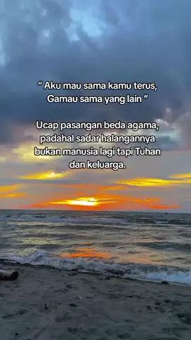 Antara Masjid dan gereja  #cintabedaagama #fyp 