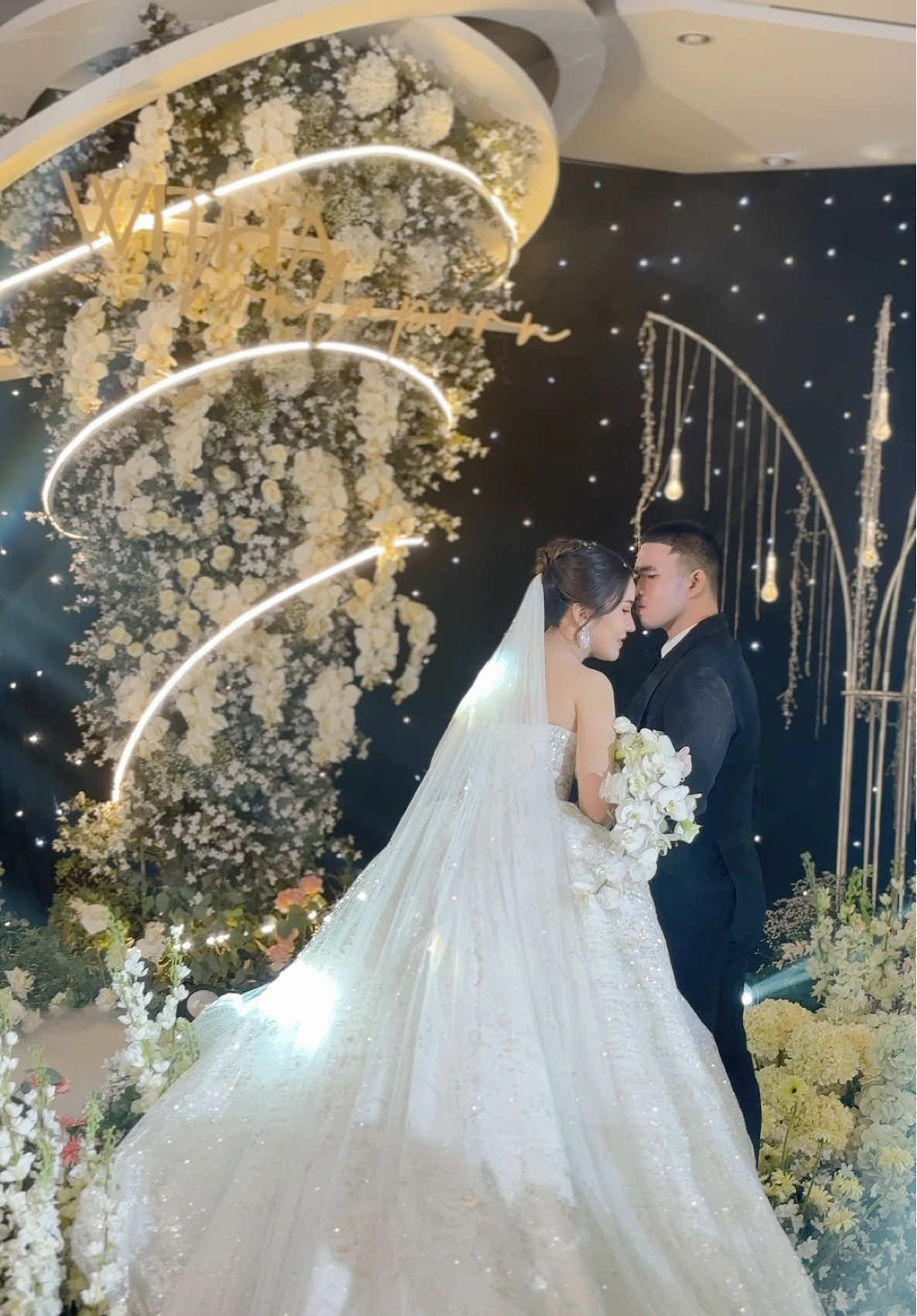 Not just a dress… it’s a royal dream come true. 💫 #Radklaostudio ขอแสดงความยินดีกับบ่าว สาว คุณเปียโน🤍 คุณเหน่ง Derss : Radklao studio คู่รักทันสมัย ต่างเลือกวางใจ  เลือกเราในวันสำคัญของคุณ  รัดเกล้าจะไม่ทำให้คุณผิดหวัง   dres : Radklaostudio รัดเกล้าสตูดิโอ ❤️ Radklao studio  สวยหรูในแบบของเรา สวยครบจบที่เรา รัดเกล้าสตูดิโอ เลือกเราในวันสำคัญของคุณ  ❤️❤️❤️❤️❤️❤️❤️❤️ ________________________________________________ #รัดเกล้าสตูดิโอชุมพร #เจ้าสาวรัดเดล้า #แต่งงานภาคใต้ Radklao studio ชุมพรเท่านั้น  สนใจสอบถามรายละเอียด/จองคิว 📥 Line ID   : 0910433270                                          ☎️ 091-0433270         คุณแบงค์ 🚘 ลานจอดรถเข้าซอยสหกรณ์ซอย6 #จอดฟรีไม่มีค่าใช้จ่ายค่ะ(รัดเกล้าสตูดิโอ Radklao studio)  https://maps.app.goo.gl/Tjdss87wMdXKhu3A6?g_st=il