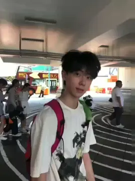 你好美女你在做什麼
