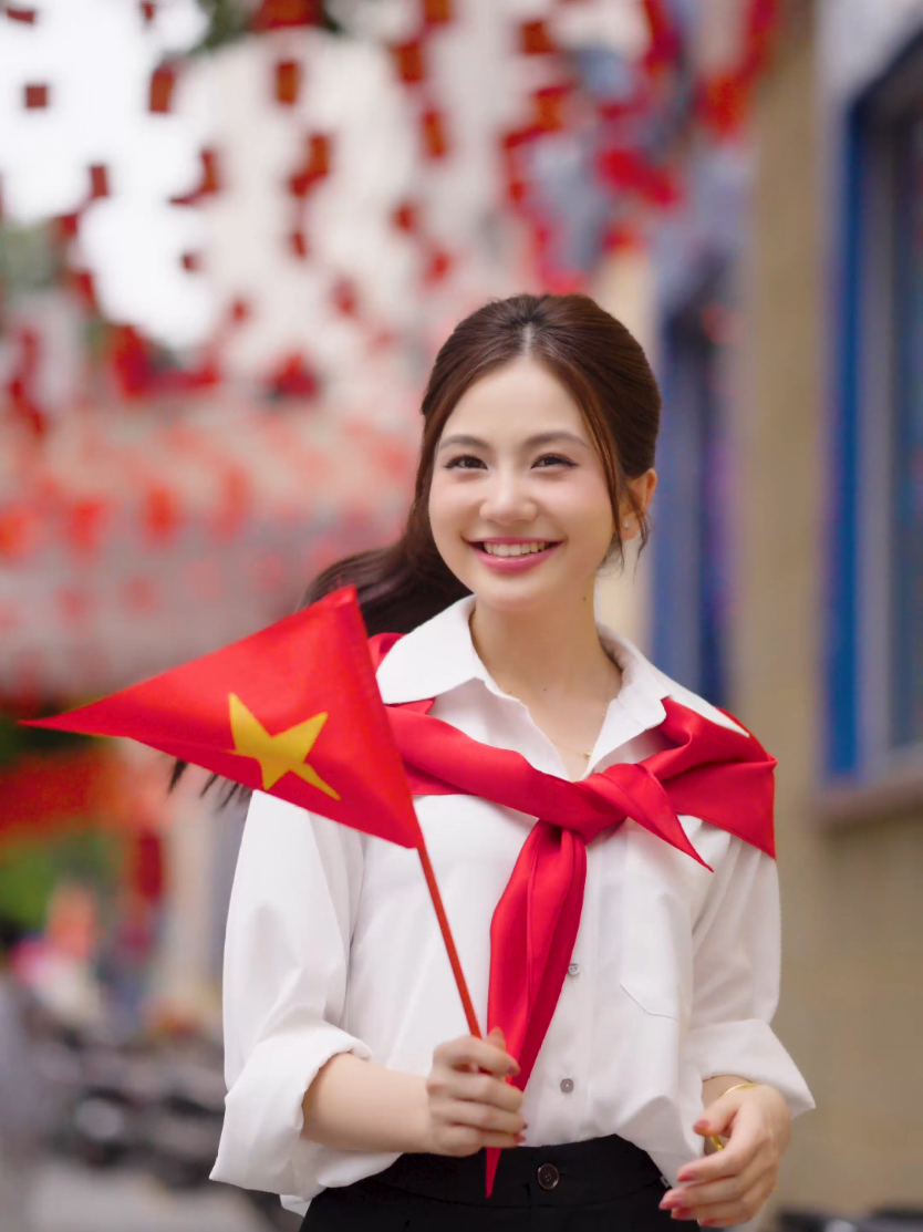 Hà Nội háo hức chờ giây phút lịch sử #phanhgu #lamiadesign #lamiacongso #macdepmoingay #xuhuong 