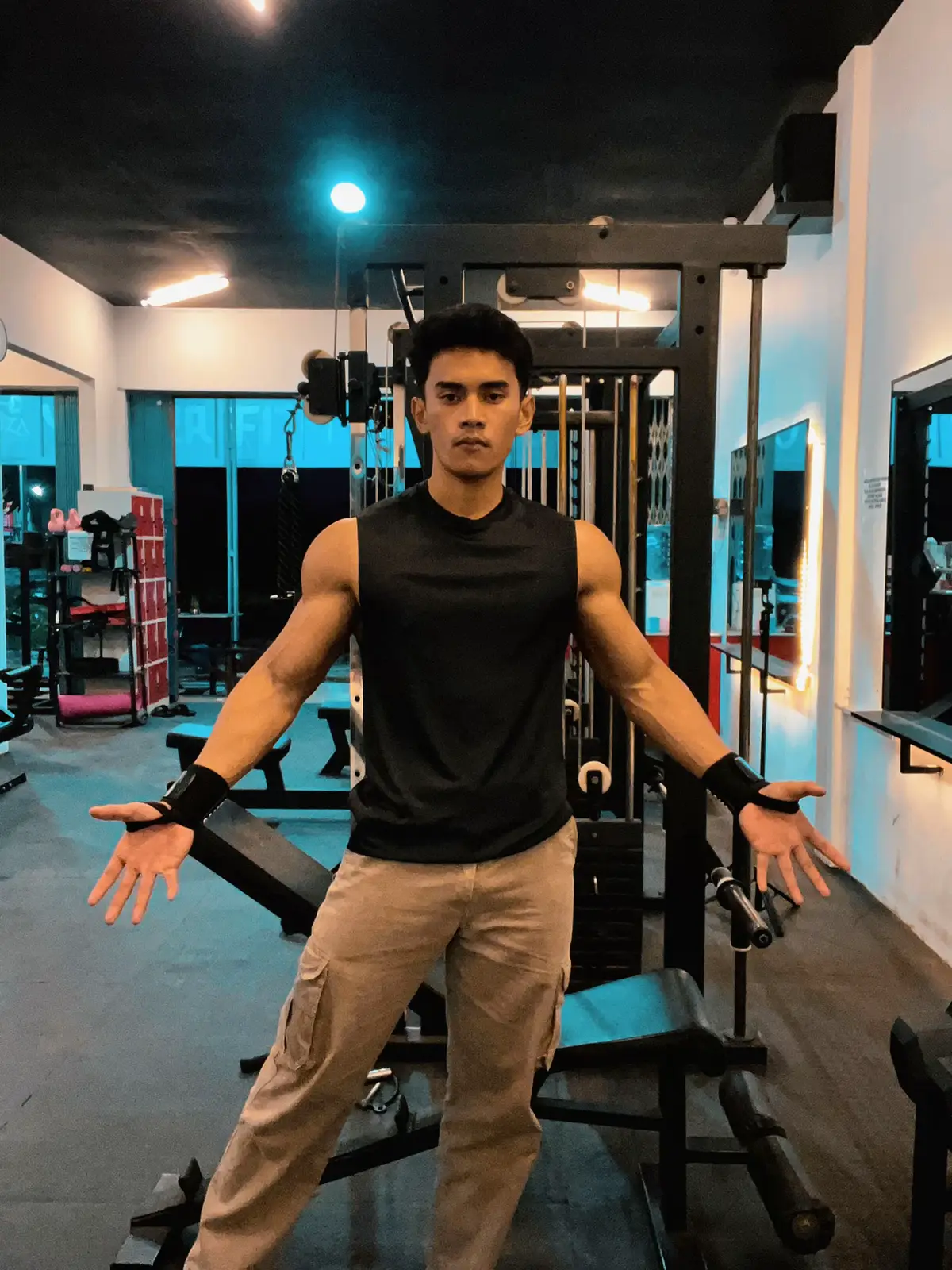 otw bulking lagi biar tambah tebel ototnya 💪😈 #gym #naturalbodybuilder #natty #fyp #gympose 