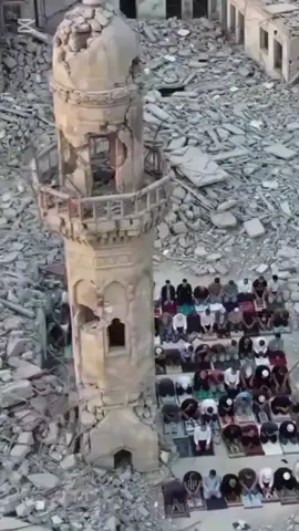 ‏{ رَبِّ اجْعَلْنِي مُقِيمَ الصَّلاةِ وَمِن ذُرِّيَّتِي رَبَّنَا وَتَقَبَّلْ دُعَاء }
