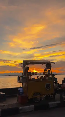 #fyppppppppppppppppppppppp #sunsetvibes #balikpapan #lewatberanda #kalimantantimur 