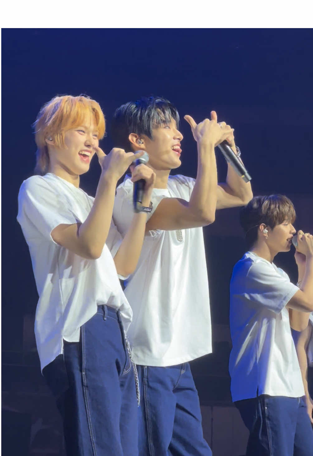 Rendezvous chorus soundcheck~ ✨ featuring Steven and Juwon’s eyyy 🤙🏻 #RENDEZVOUSinMANILA 💙🤍 AHOF MANILA TAKEOVER  #RENDEZVOUS_in_Manila  #AHOF #아홉 