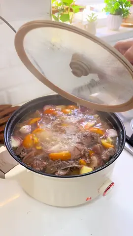 ANG BILIS LANG MAGPALAMBOT NG KARNE DITO 😍..  #hodekt #electricpressurecooker #multicooker #trending #viral #fyp #rodalenenavarro 