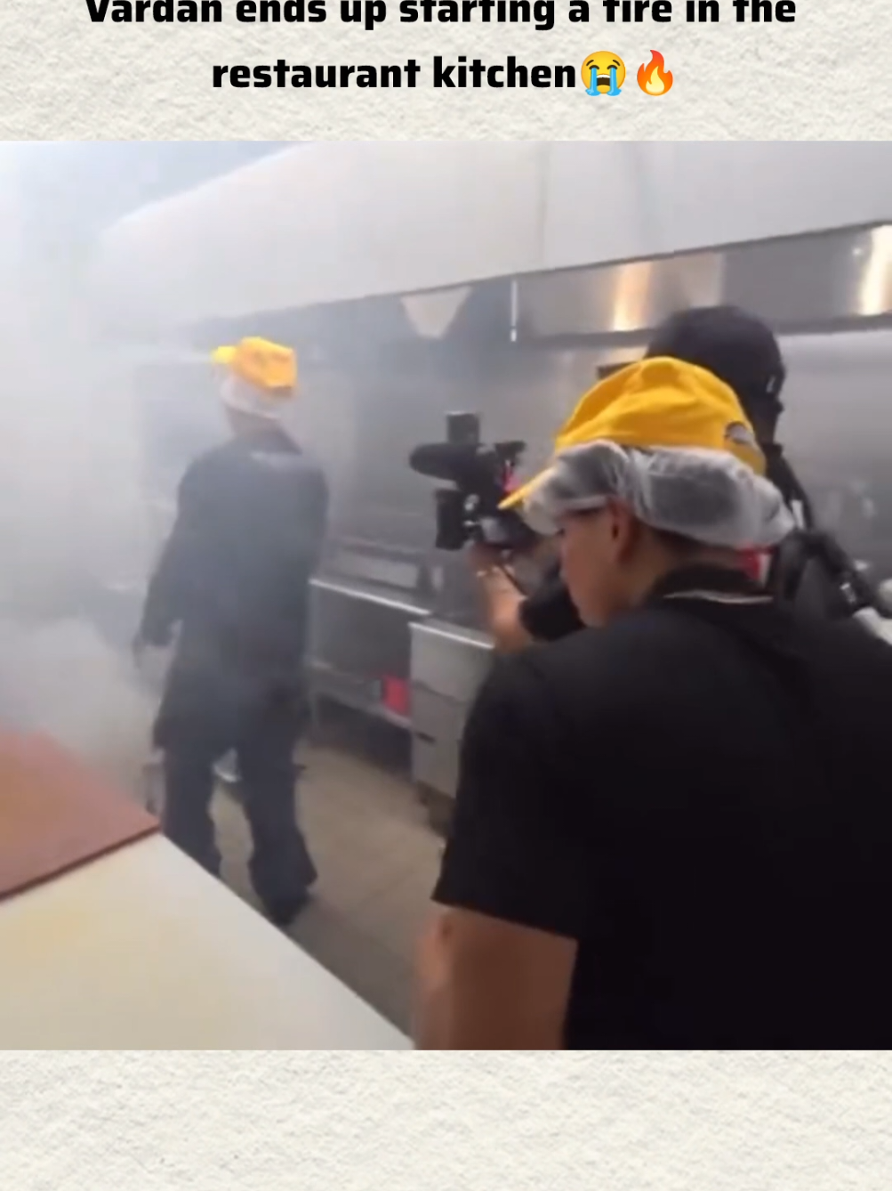 Vardan catches restaurant kitchen on FIRE💀🔥 #vardan #fire #kitchenfire #streamerclips #funnyvideos 