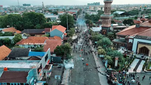 Aksi demo sore ini di Kota Cirebon 30 Agustus 2025. #fyppppppppppppppppppppppp #viral #demo #jangkauanluas #fyp 