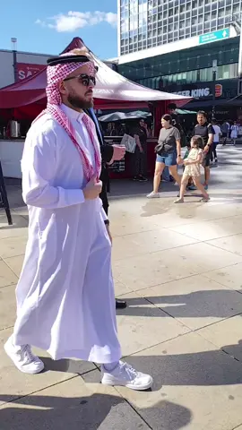 Arab money 🗿💵💵 #princehabibi #fyp #publicreaction #germany #money 