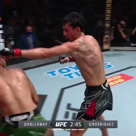 Yair has the best striking the UFC🔥 #yairrodriguez #iliatopuria #maxholloway #mma #UFC 