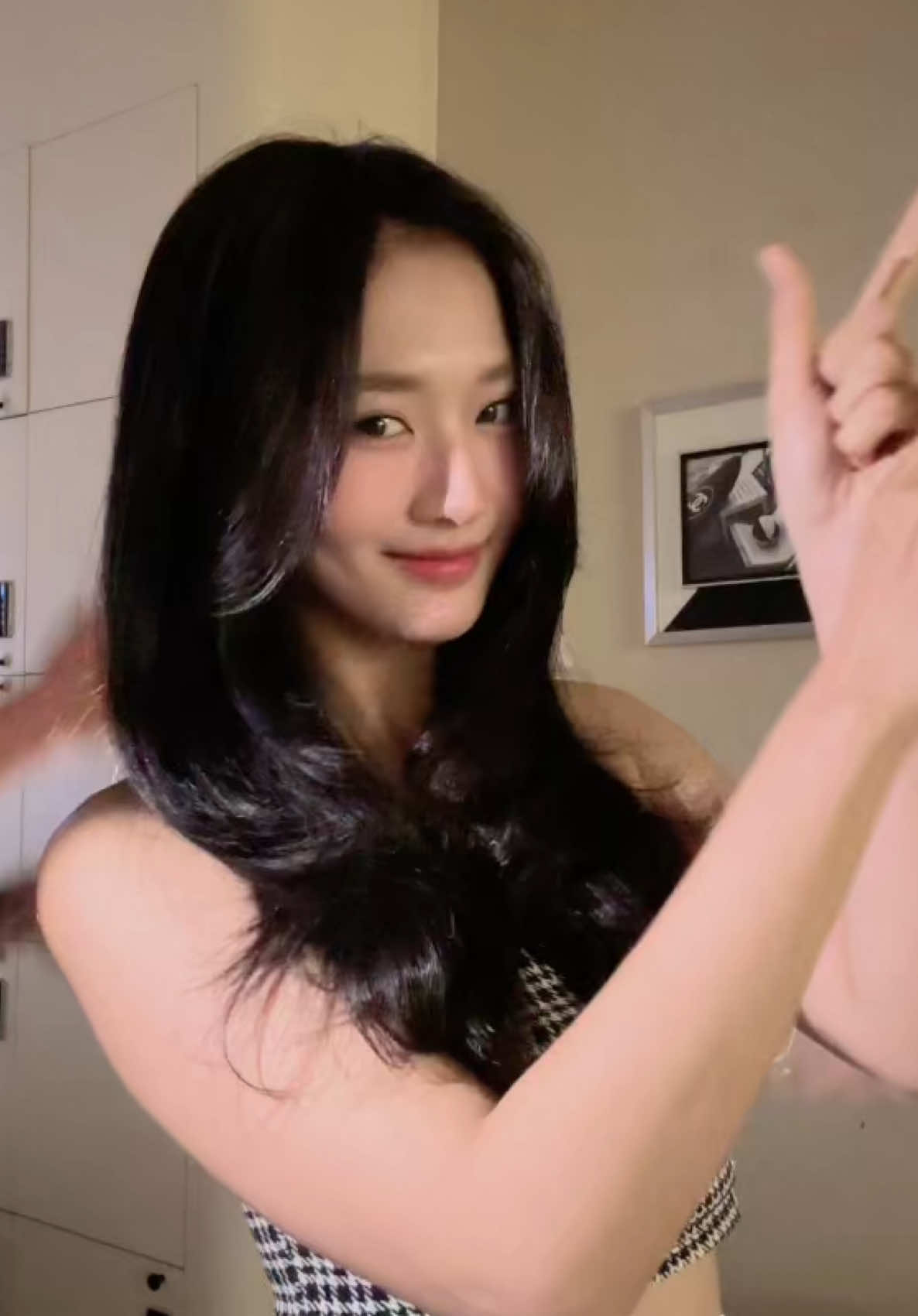 Ghé Traky hair làm tóc tui rũ mấy anh chị nhân viên quay clip cho tui 🤭#CapCut #xuhuong #syni #vohienmoiac #shortvideo #bachnguyetquang 
