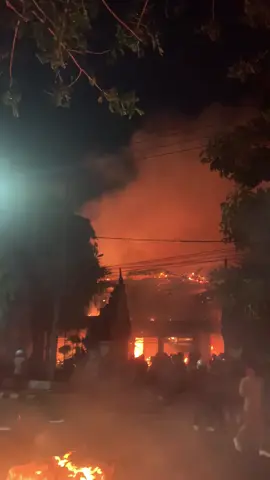 Kota kediri sudah menyala wir 🔥 #kotakediri #dprdkediri #demo #indonesiacemas 