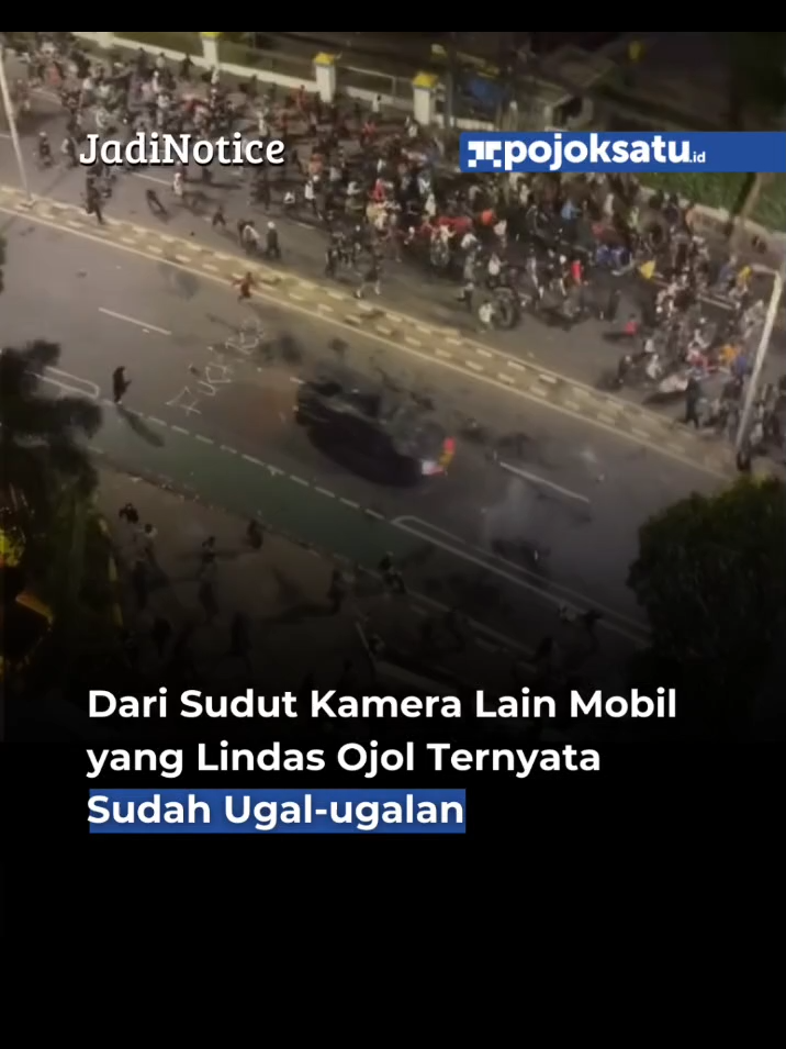 Dari sudut kamera lain, insiden tragis saat demo ternyata memperlihatkan hal berbeda. mobil rantis yang melindas driver ojol hingga meninggal dunia ternyata sudah ugal-ugalan sejak awal memasuki lokasi keramaian. Rekaman ini langsung bikin publik geger, karena membuka sisi lain dari kejadian yang sempat bikin emosi massa memuncak. #suararakyat #jangandimute #pojoksatu #tiktokberita