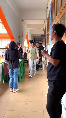 Kusebut ia tampan , baik hati  dan sopan santun, tips awet muda harus liat Brondong ganteng.#artisindonesia #indonesianidol2025 #ronyparulian #artisidol 