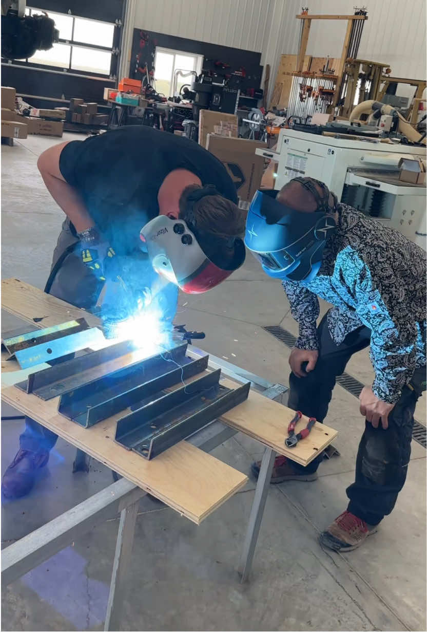 You know what’s rad about @Banditos is that the next morning they had Tristan come out to the shop to set up the @Miller Welders Official 255 and make sure it was running perfectly and to show us all the features and options and run some test welds with @WayneDick and I 