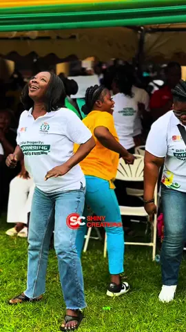 Graduates were filled with excitement as President Mahama’s campaign song echoed through the venue during the National Apprenticeship Program graduation & induction ceremony in Kumasi.  #foryoupage #viral #trending 
