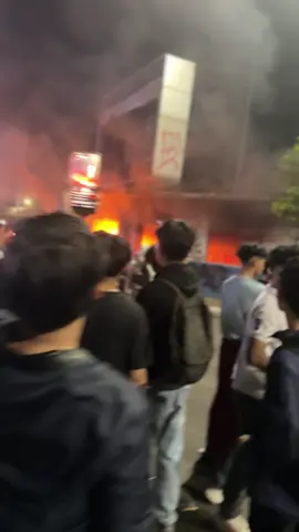 Pos polisi terbakar, Ciceri Serang Banten. #fyp #serangbanten 