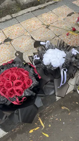 besok kita ada di wisuda untirta sindang ya🤗🤗 malam ini open sampai 20.30 di alun alun barat #bungasegarserang #freshflowersserang #buketserang #foryoupage #bungaserang 